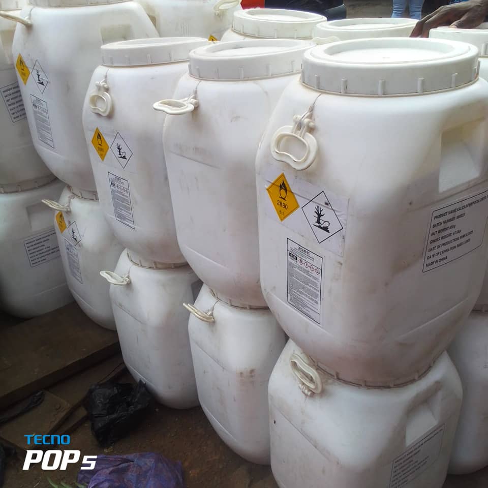 Calcium hypochlorite packaging